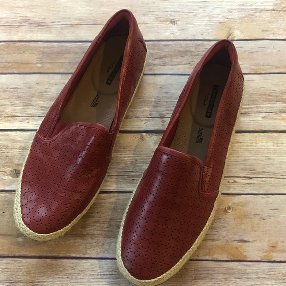 Clarks Shoes - Clarks Red Cushion Shoes Size 9.5